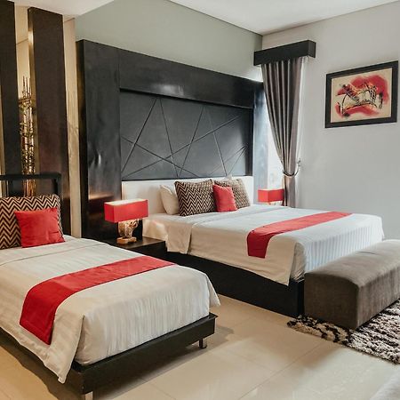 Prima Sr Hotel & Convention Yogyakarta Sleman  Eksteriør billede