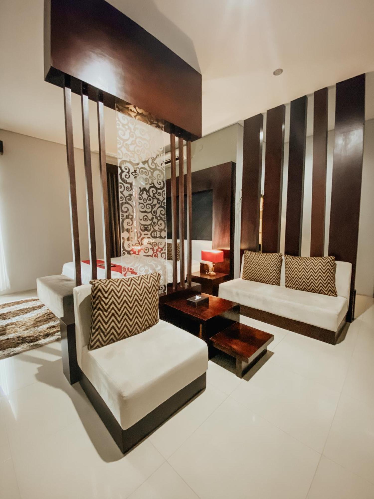 Prima Sr Hotel & Convention Yogyakarta Sleman  Eksteriør billede