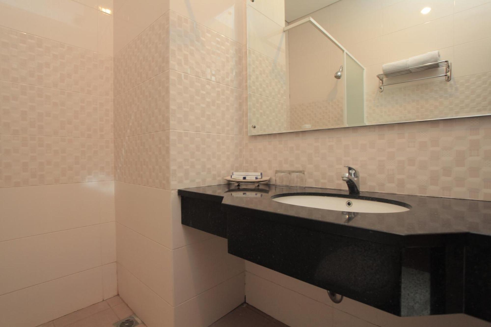 Prima Sr Hotel & Convention Yogyakarta Sleman  Eksteriør billede