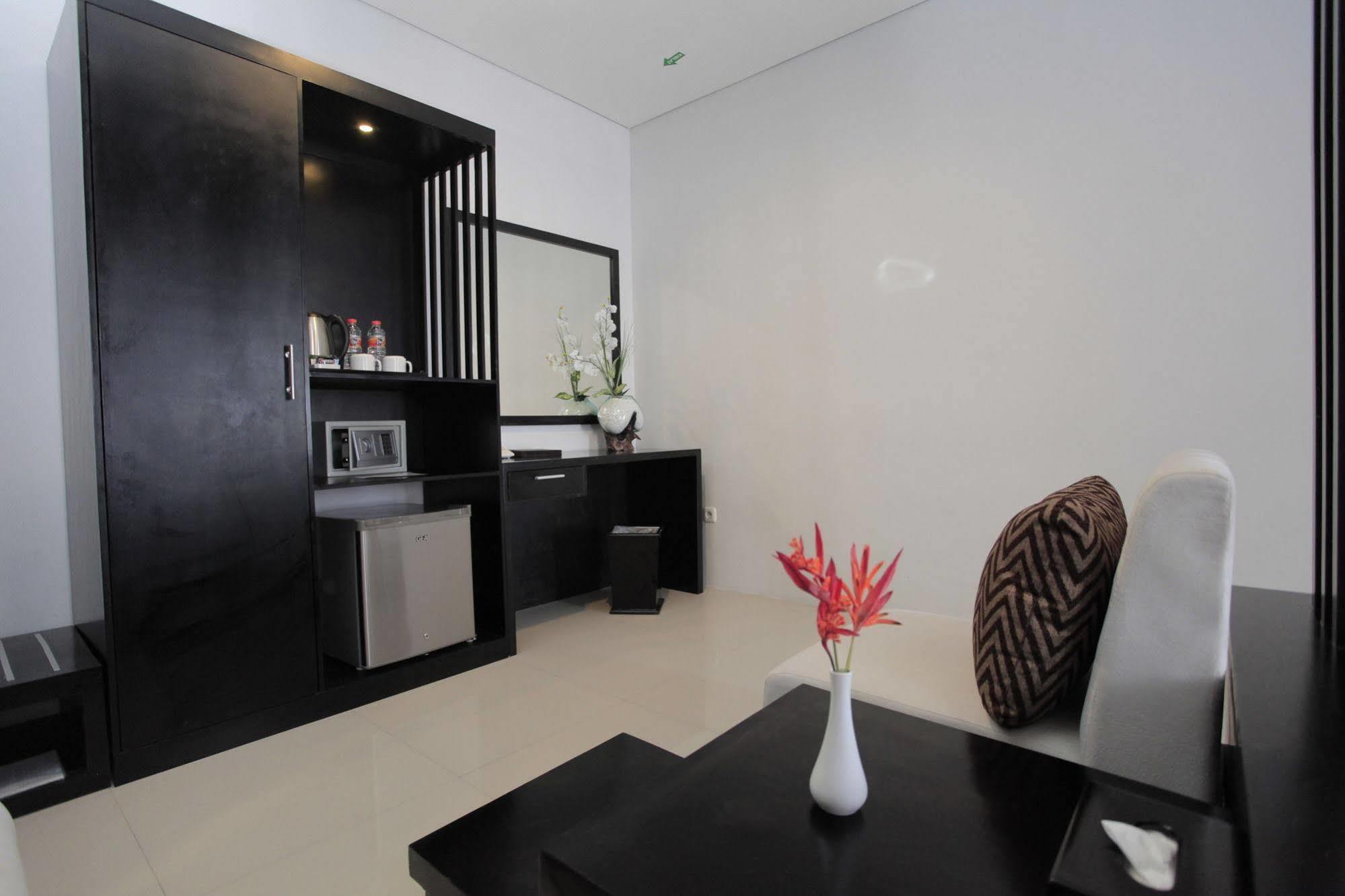 Prima Sr Hotel & Convention Yogyakarta Sleman  Eksteriør billede