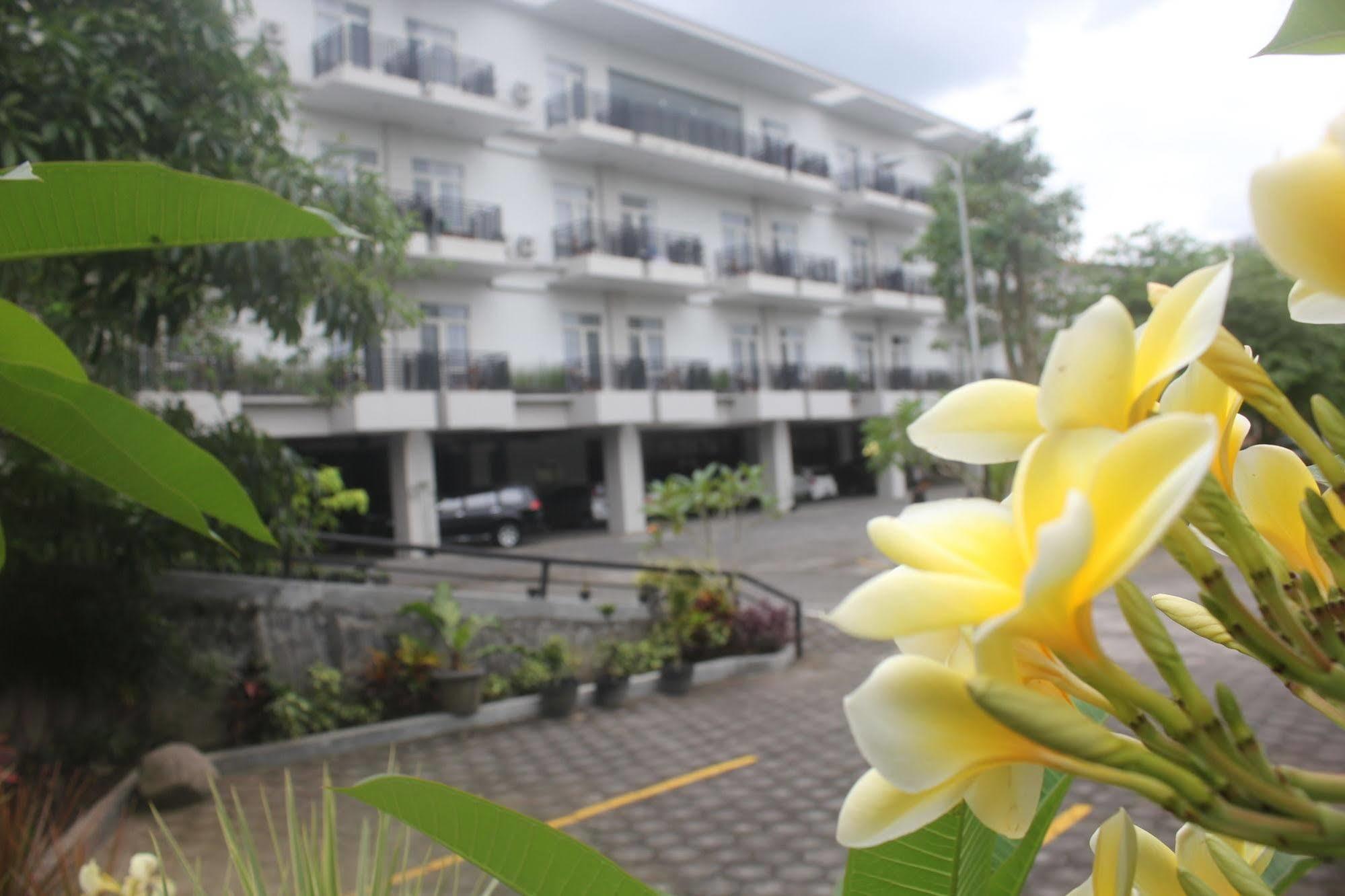 Prima Sr Hotel & Convention Yogyakarta Sleman  Eksteriør billede