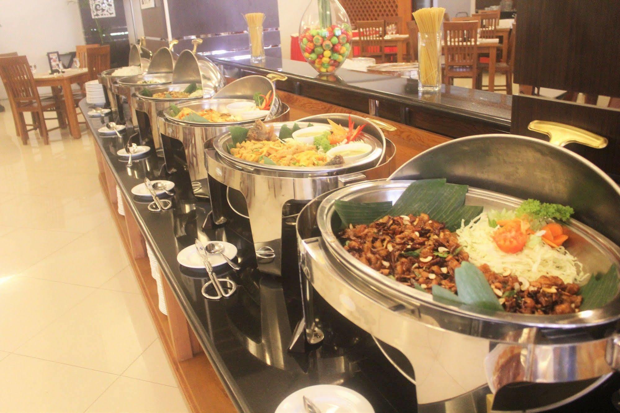 Prima Sr Hotel & Convention Yogyakarta Sleman  Eksteriør billede