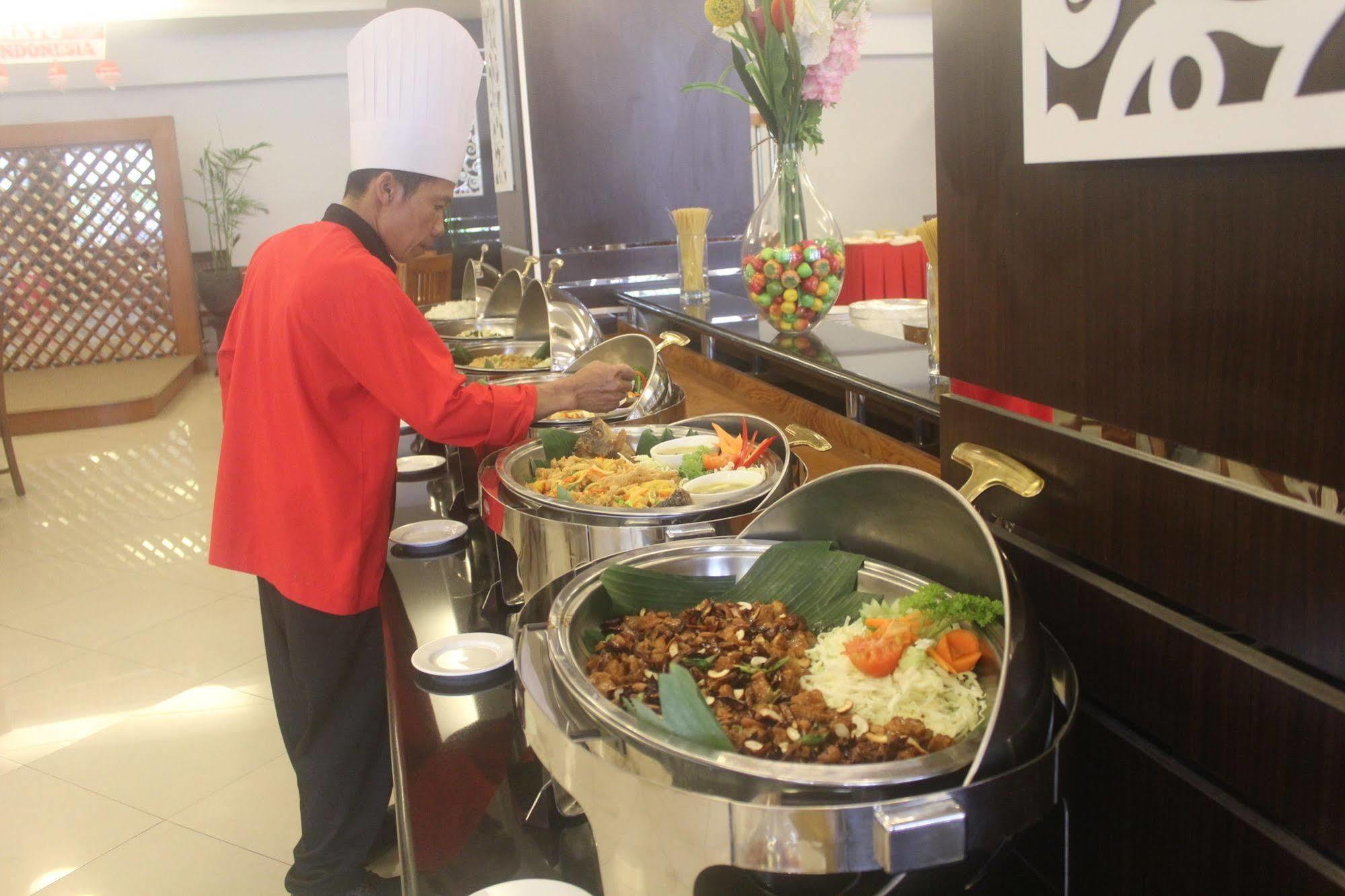 Prima Sr Hotel & Convention Yogyakarta Sleman  Eksteriør billede